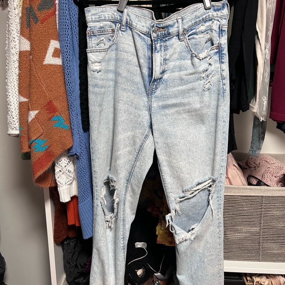 AE Distressed Light Blue Women's Jeans